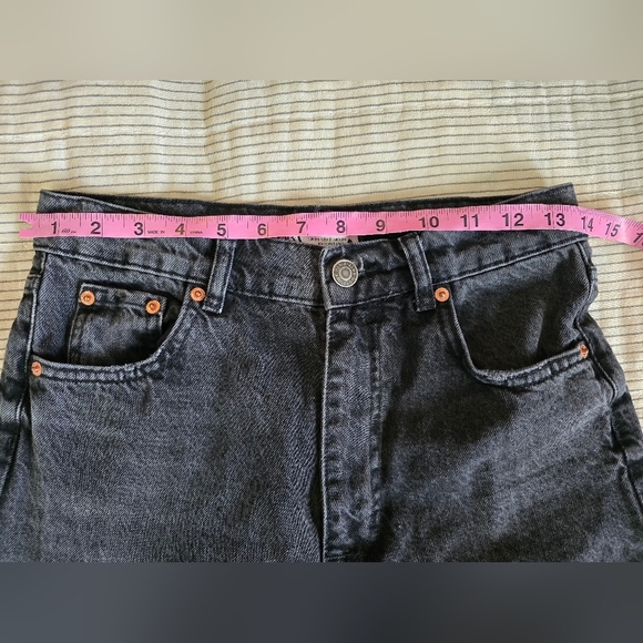 Zara The 90s Full Length Raw Hem Black Jeans Sz 2 (26×32) - Picture 7 of 8